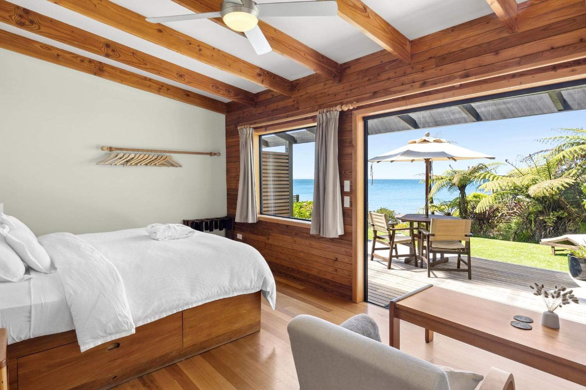 Adrift In Golden Bay- Absolute Beachfront Villas (Adults Only) Collingwood Exterior foto