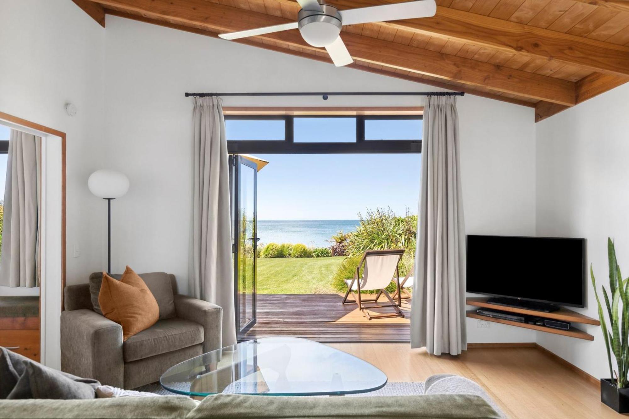 Adrift In Golden Bay- Absolute Beachfront Villas (Adults Only) Collingwood Exterior foto