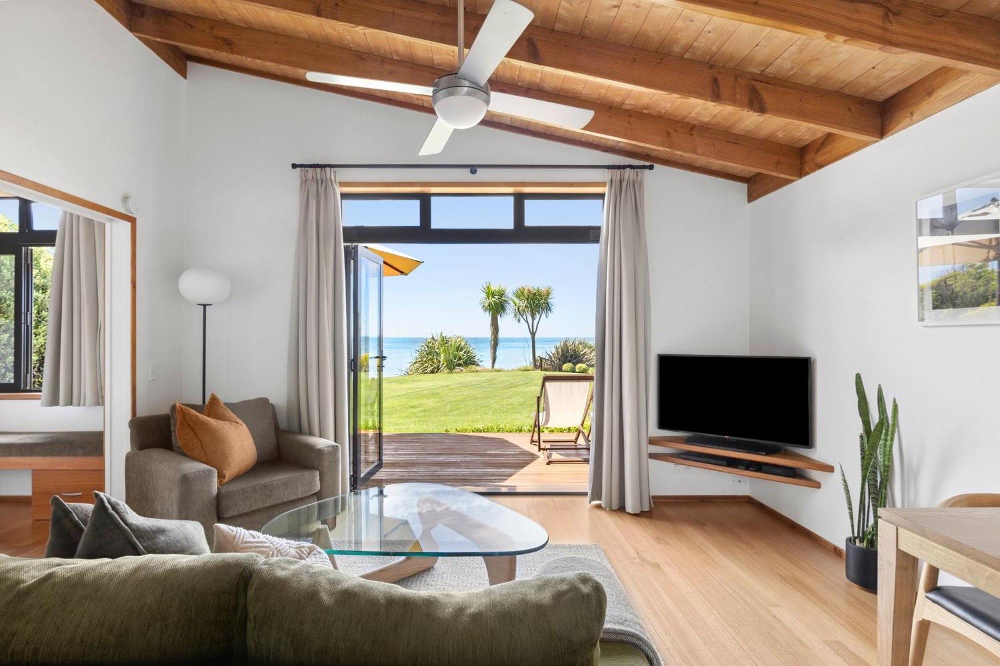 Adrift In Golden Bay- Absolute Beachfront Villas (Adults Only) Collingwood Exterior foto