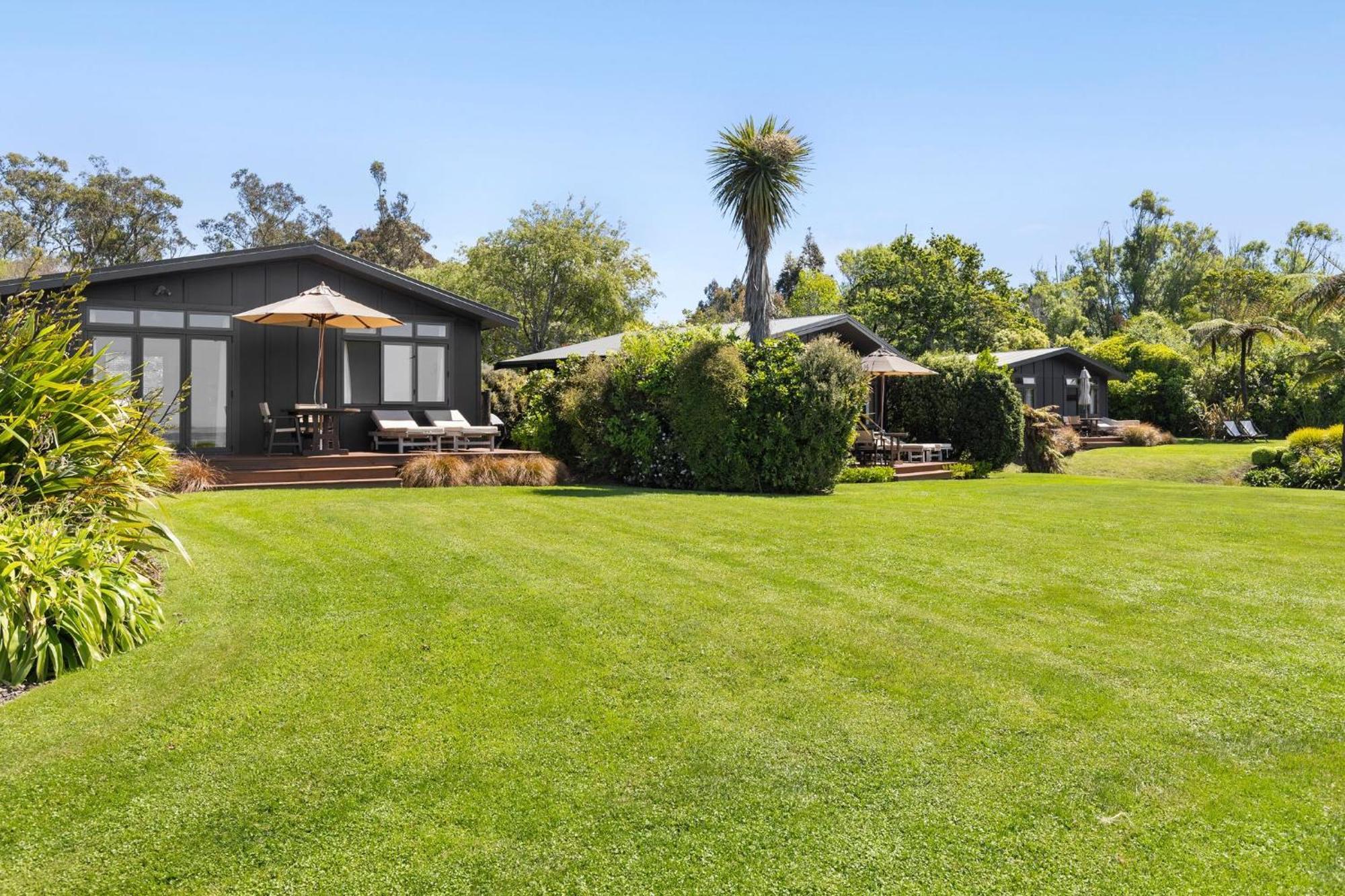 Adrift In Golden Bay- Absolute Beachfront Villas (Adults Only) Collingwood Exterior foto