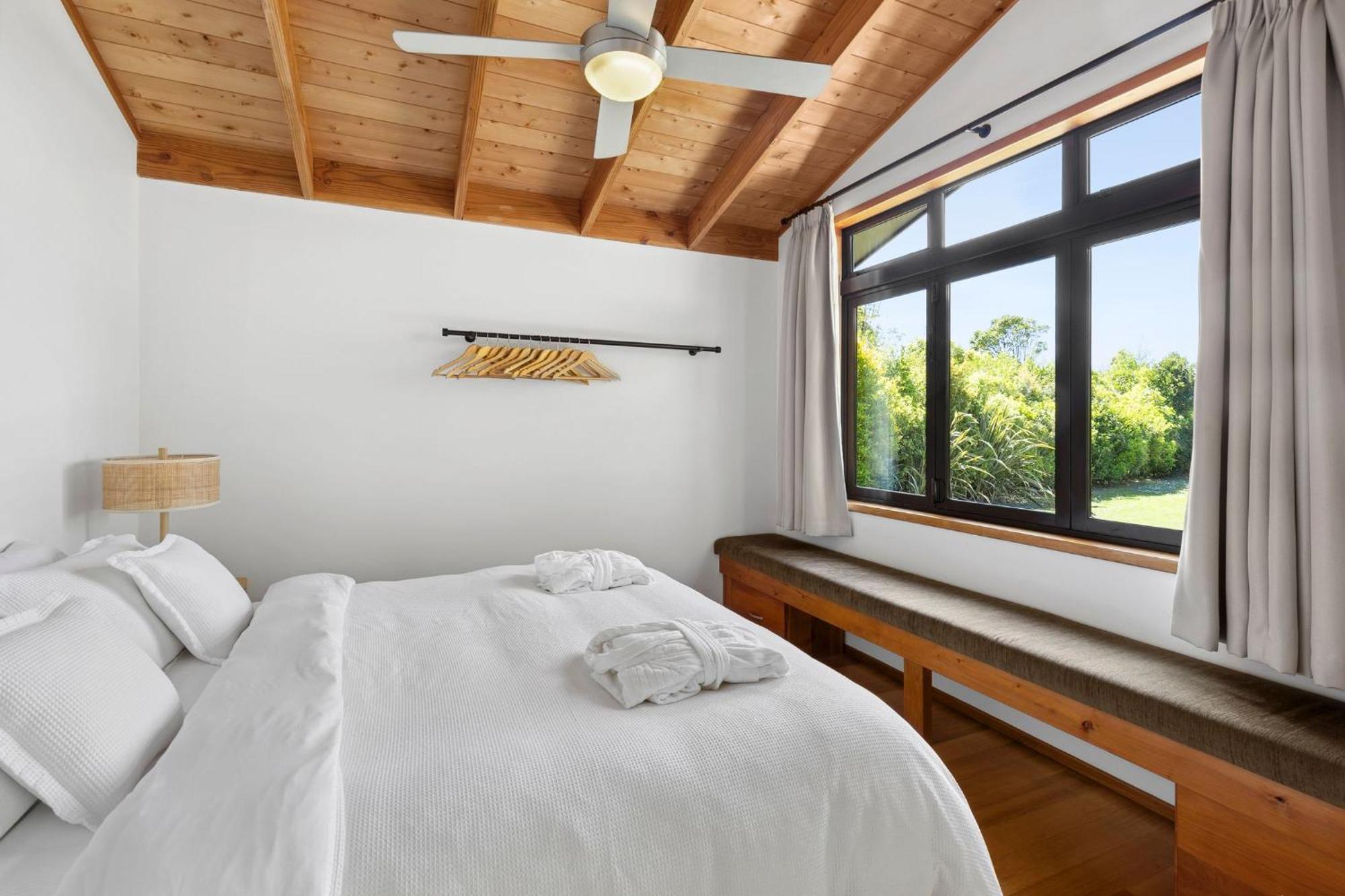 Adrift In Golden Bay- Absolute Beachfront Villas (Adults Only) Collingwood Exterior foto